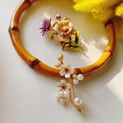 گل سینه شاخه گل