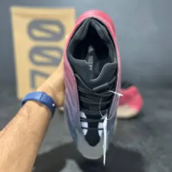 آدیداس یزی 700 adidas yeezy 700 v3 fade carbon
