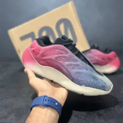 آدیداس یزی 700 adidas yeezy 700 v3 fade carbon