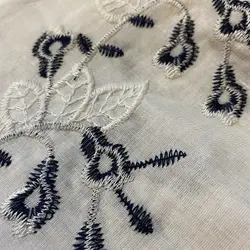 پارچه لنین سوزن دوزی طرح گلبرگ سفید کد 2815