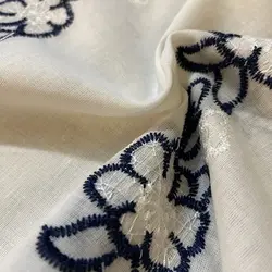 پارچه لنین سوزن دوزی طرح گل سفید کد 2814