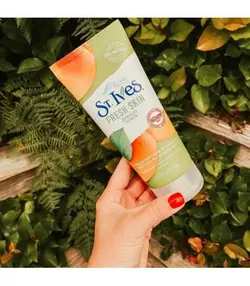 اسکراب پوست زردآلو سنت‌ایوز (ST.Ives)