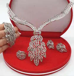 ست کامل نگین دار نقره ای