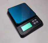 ترازو 5 کیلوگرم با دقت 0/1 گرم (مدل QZ-188)