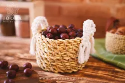 سبد حصیری با دسته مکرومه کارول