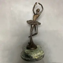 مجسمه بالرین برنز