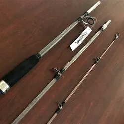 چوب سه تکه تو پر سیم بکسل دار با اتصال پیچی دایوا طول ۲۱۰ سانتی متر