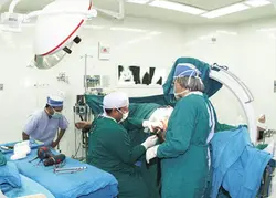 گان پارچه ای قابل شستشو و اتوکلاو جراح