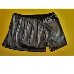 دامن کوتاه چاک دار