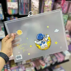 پوشه فضانورد A4