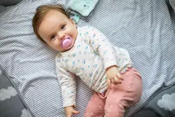 پستانک اونت اولترا ایر تکی 0-6ماه avent ultra air طرح جوجه و پنگوین