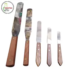 کاردک آزمایشگاهی