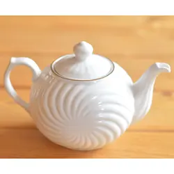 قوری خورشیدی زرین