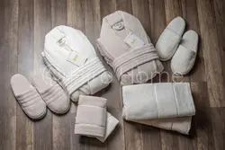 ست دو نفره طرح ماکرو رنگ سفید و کرم - deniztowel