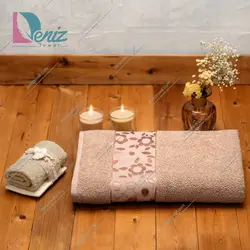 حوله حمامی طرح سورپرایز رنگ نسکافه ای - deniztowel
