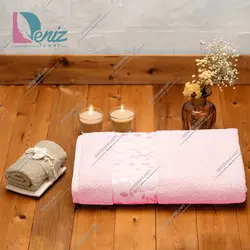 حوله حمامی طرح سورپرایز رنگ صورتی روشن - deniztowel