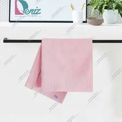 حوله استخری طرح هاروتس رنگ صورتی روشن - deniztowel