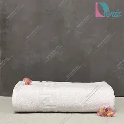 حوله استخری هتلی طرح ورساچه رنگ سفید - deniztowel