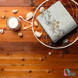 حوله دستی گلدوزی طرح گل برجسته رنگ سفید - deniztowel