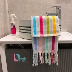 حوله استخری طرح کارنا چند رنگ طوسی روشن - deniztowel