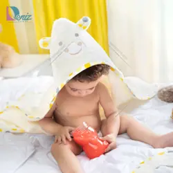 حوله نوزادی ۳ تکه کارتونی رنگ کرم - deniztowel