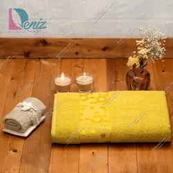 حوله استخری طرح سورپرایز رنگ خردلی - deniztowel