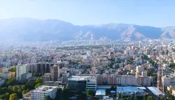 فوتیج نمای هوایی پهپاد از آپارتمان ها در تهران