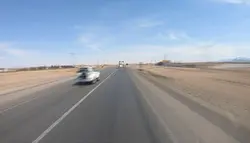 فوتیج هایپر لپس از تردد خودروها و بزرگراه ایران بین شهرهای یزد و شیراز