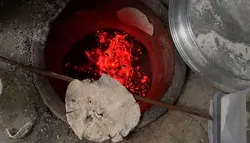 فوتیج تنور نان پزی سفالی سنتی