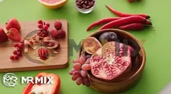 دانلود استوک فوتیج : مجموعه میوه و سبزیجات تازه قرمز رنگ