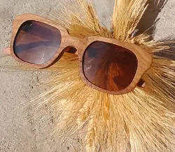 عینک چوبی آفتابی طرح فراز کیاناوود