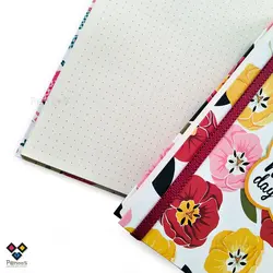 دفتر ژورنال نقطه ای - دارای جلدسخت با نگهدارنده کش دار - کاغذ بالکی سبک 70 گرم با نقطه های مشکی - کد:26N-3901 - فروشگاه آنلاین لوازم تحریر پنوس