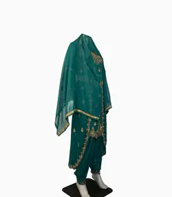 لباس پنجابی دنباله دار