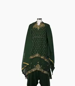 لباس پنجابی دنباله دار