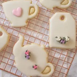 کاتر شیرینی پزی تی پارتی مدل قوری و فنجان مجموعه 4 عددی