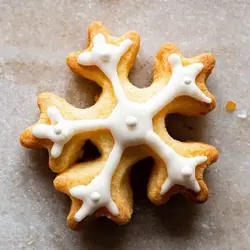 کاتر شیرینی پزی و کوکی مدل دانه برف مجموعه 4 عددی