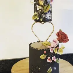 استراکچر کیک مدل قلب معلق