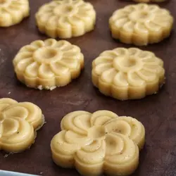 کاتر فشاری شیرینی پزی مدل گل فلورا مجموعه 2 عددی