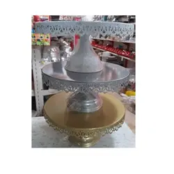 استند پایه کیک تولد فلزی مدل حاشیه گل سفید