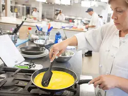 لیسک تمام سیلیکونی و ابزار شیرینی پزی مدل رویال سایز متوسط