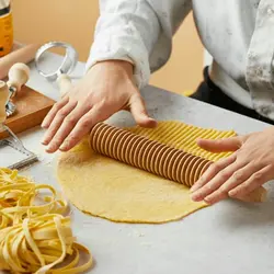 وردنه چوبی شیار دار و خط دار خمیر شیرینی