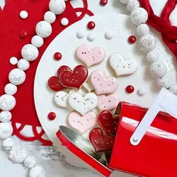 کاتر و قالب شیرینی پزی بهگز مدل قلب نوک تیز مجموعه 4 عددی