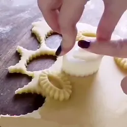 کاتر فشاری شیرینی پزی سورنا پارت مدل بیضی