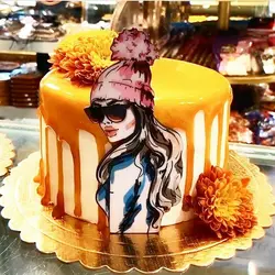 تاپر تزیین کیک بهگز مدل دختر hip