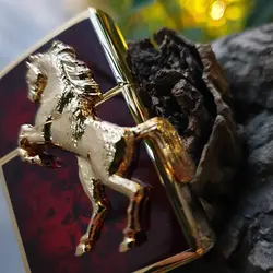 فندک زیپو کاستوم ادیشن قرمز طلایی کد Zippo Winning Winny Zs1136