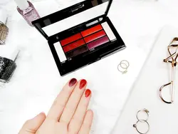 پالت جدید کانتور لب میبلین رنگ Crimson Vixen