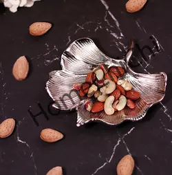 برگ نیلوفر نقره ای کوچک