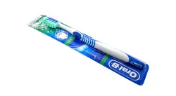 مسواک اورال-بی مدل ۳D WHITE fresh با برس نرم