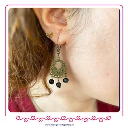 گوشواره پایه گرد و مهره های کریستال مشکی