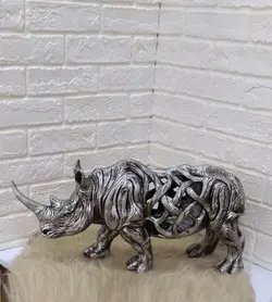 مجسمه کرگردن هندی